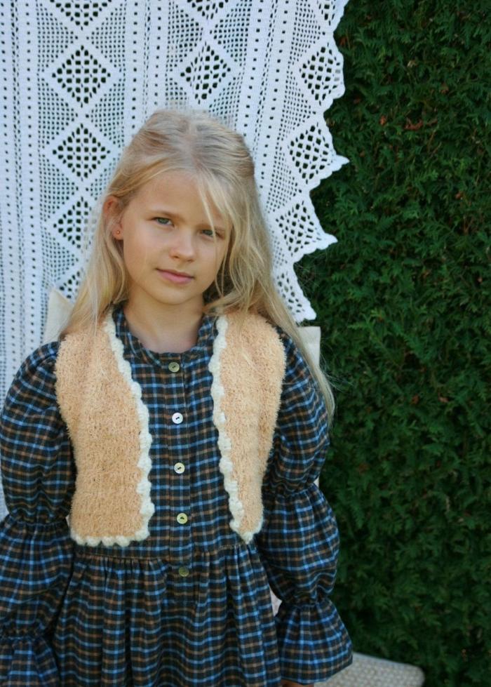 Crocheted fluffy vest TULIP - MajulaHandmade