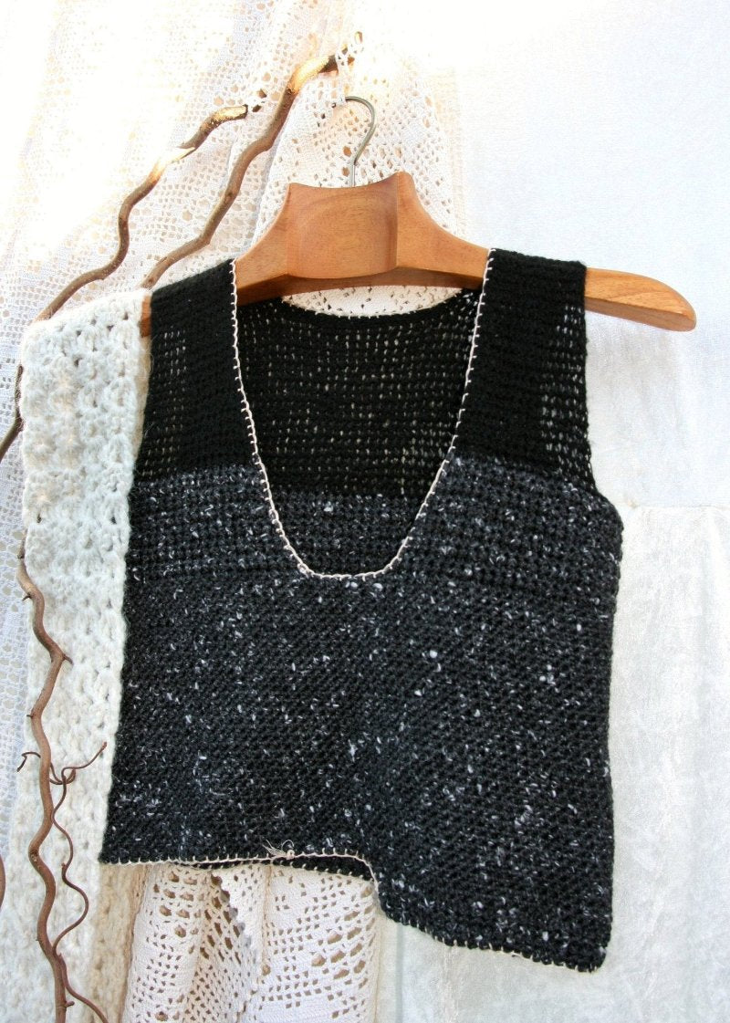 Crocheted vest - RULE - MajulaHandmade