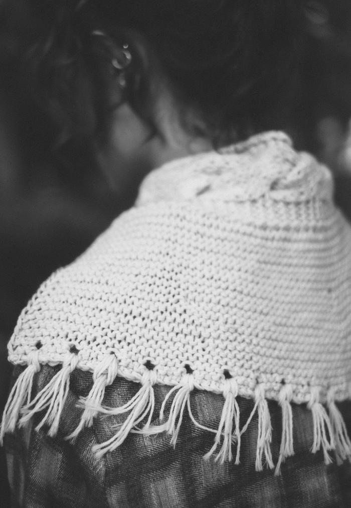 Hand knitted collar with fringes 2 - MajulaHandmade