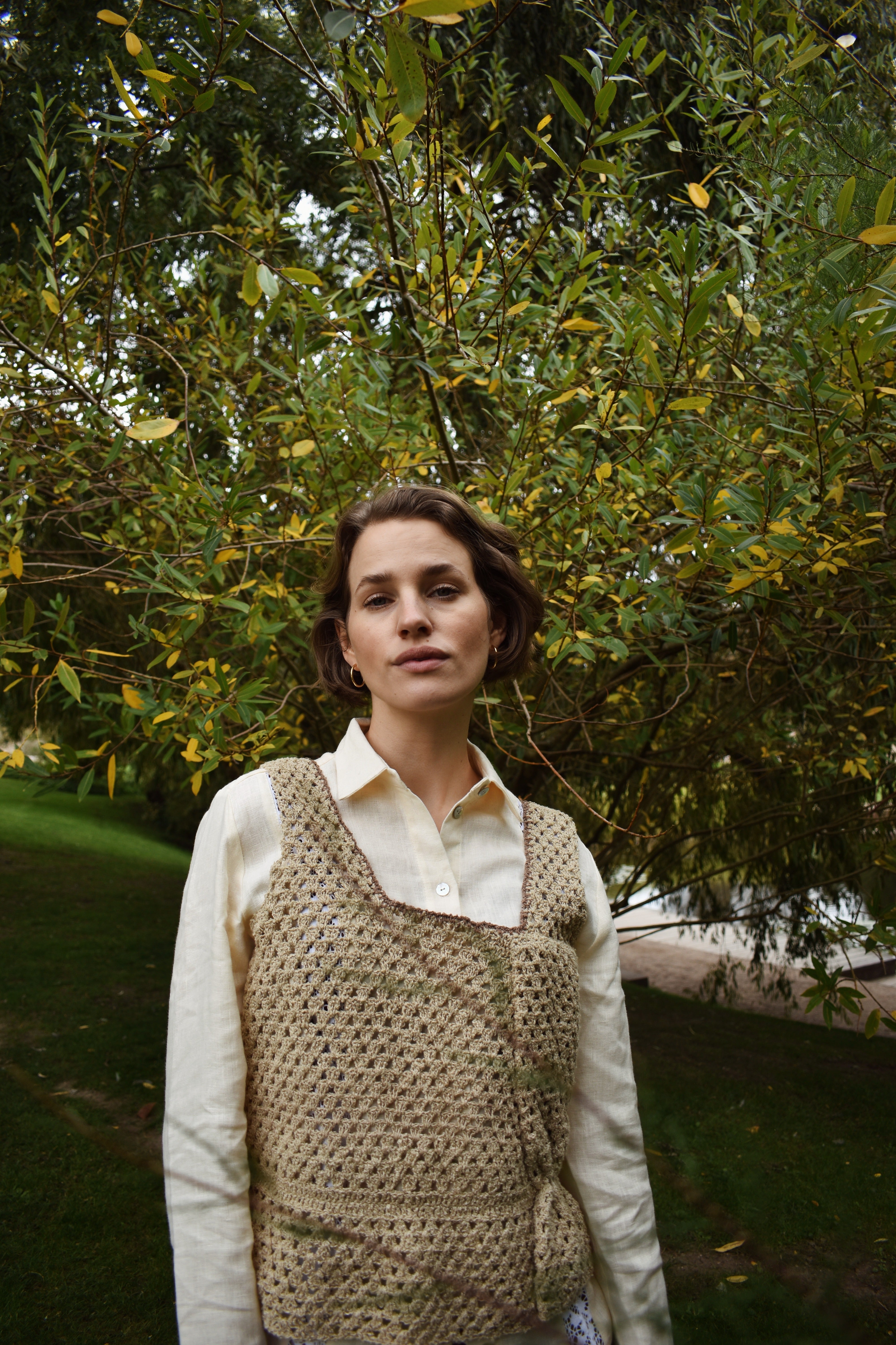 Linen shirt with lace in front