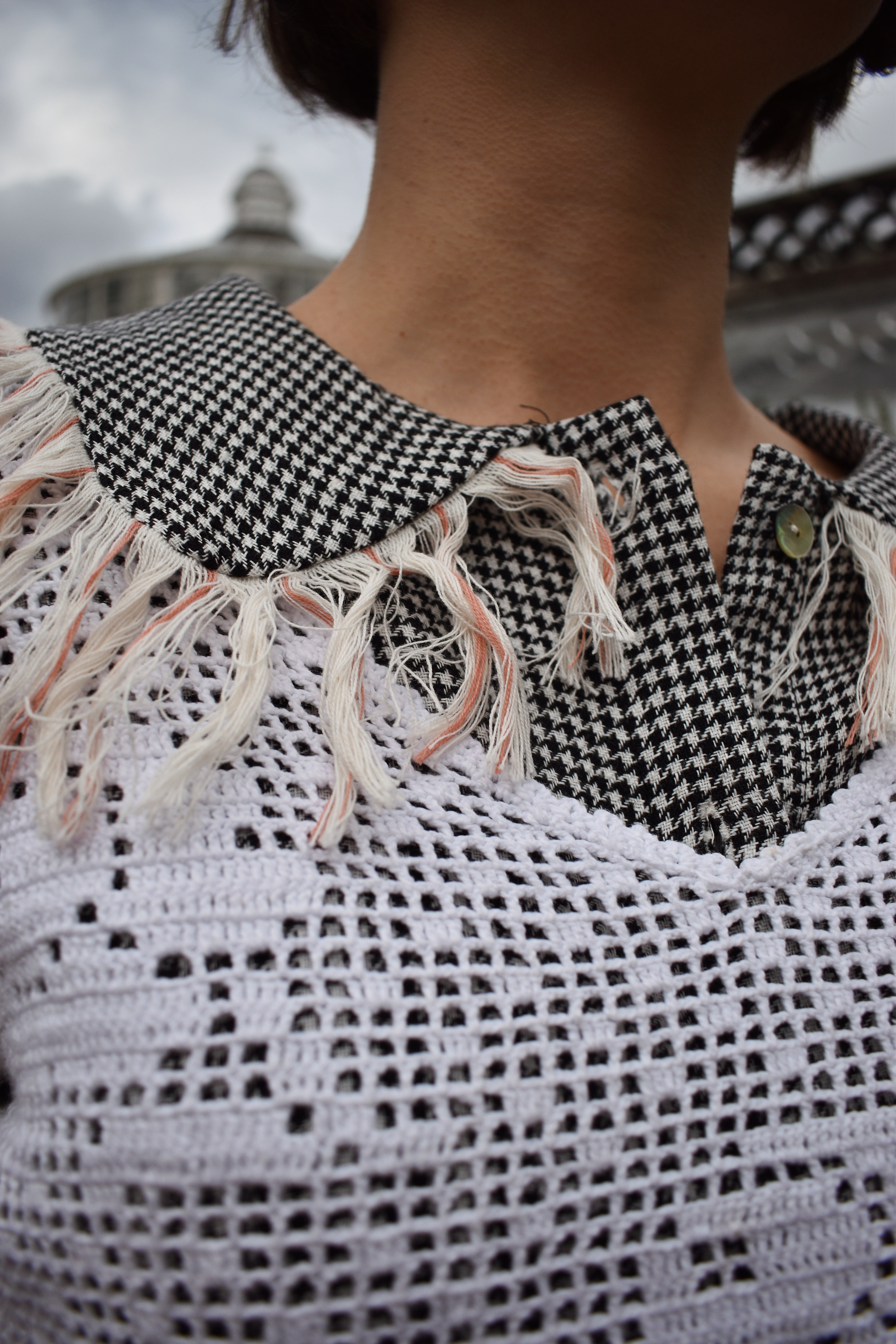 Linen shirt with fringes collar