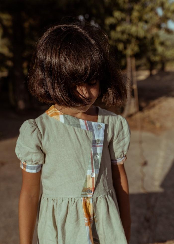 Retro-inspired girl's mini linen dress - CLARABELLE-1 - MajulaHandmade