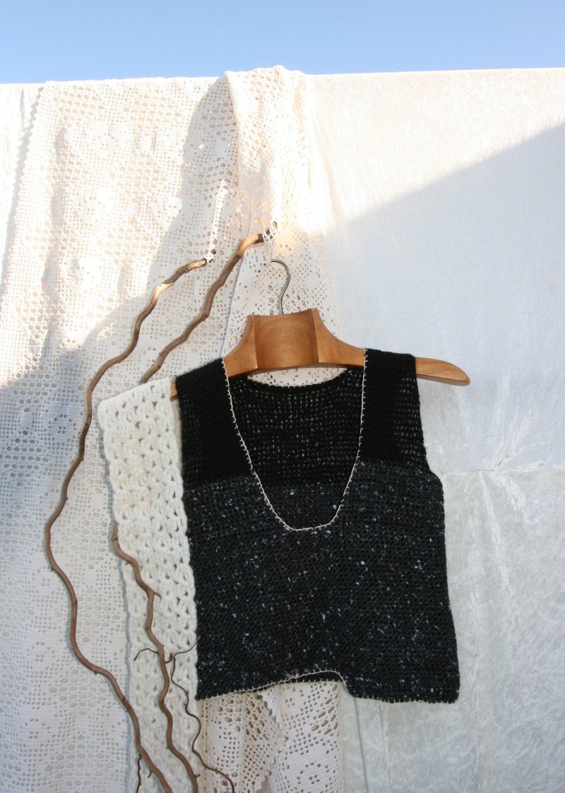 Crocheted vest - RULE - MajulaHandmade