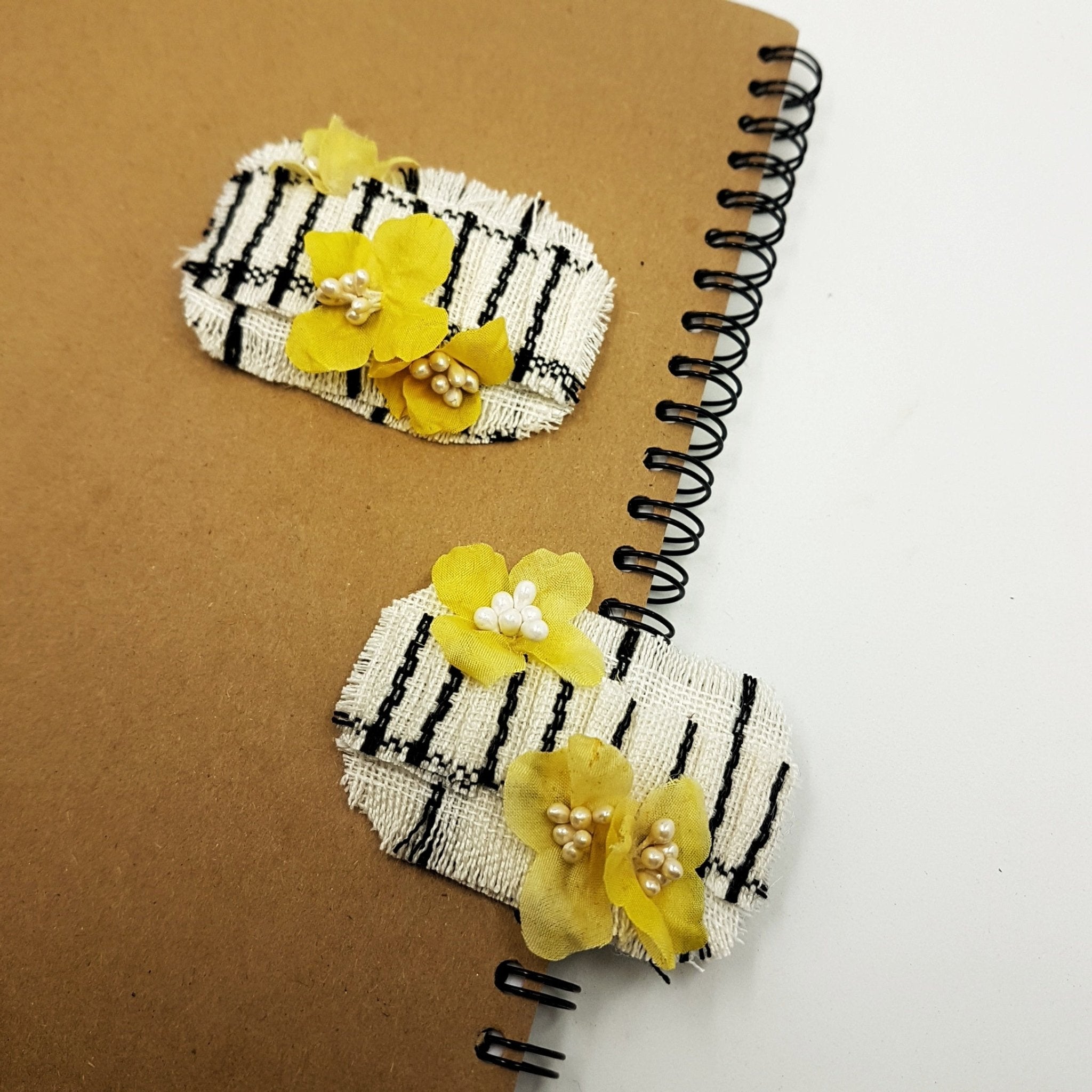 Sunny day pins - MajulaHandmade