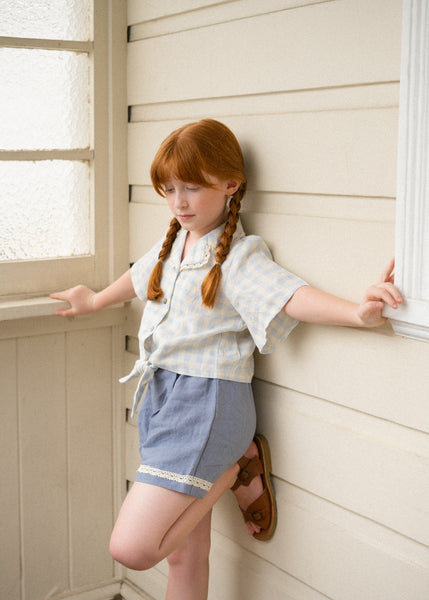 Checkered retro-inspired girl's linen shirt
