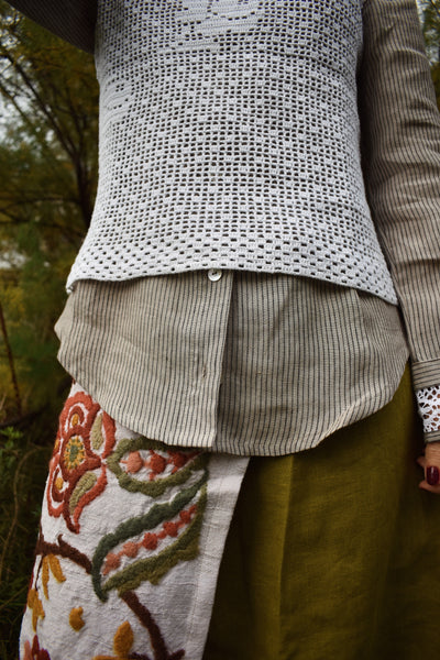 Linen shirt with lace in front