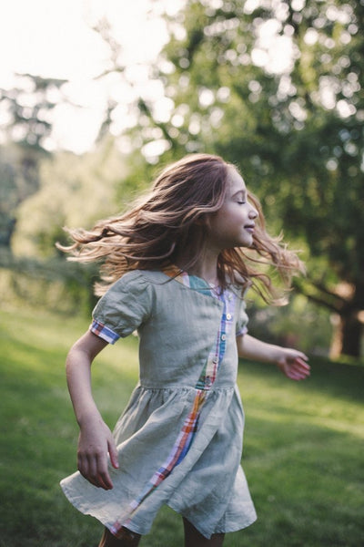 Retro-inspired girl's mini linen dress - CLARABELLE - MajulaHandmade