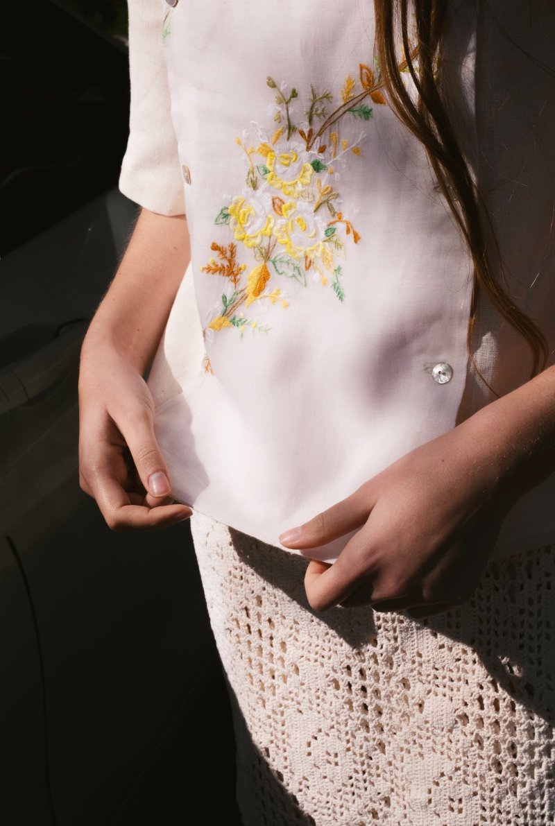 Vintage-inspired embroidered blouse -FLO