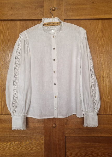 White_blouse_with_lace_sleeves_1