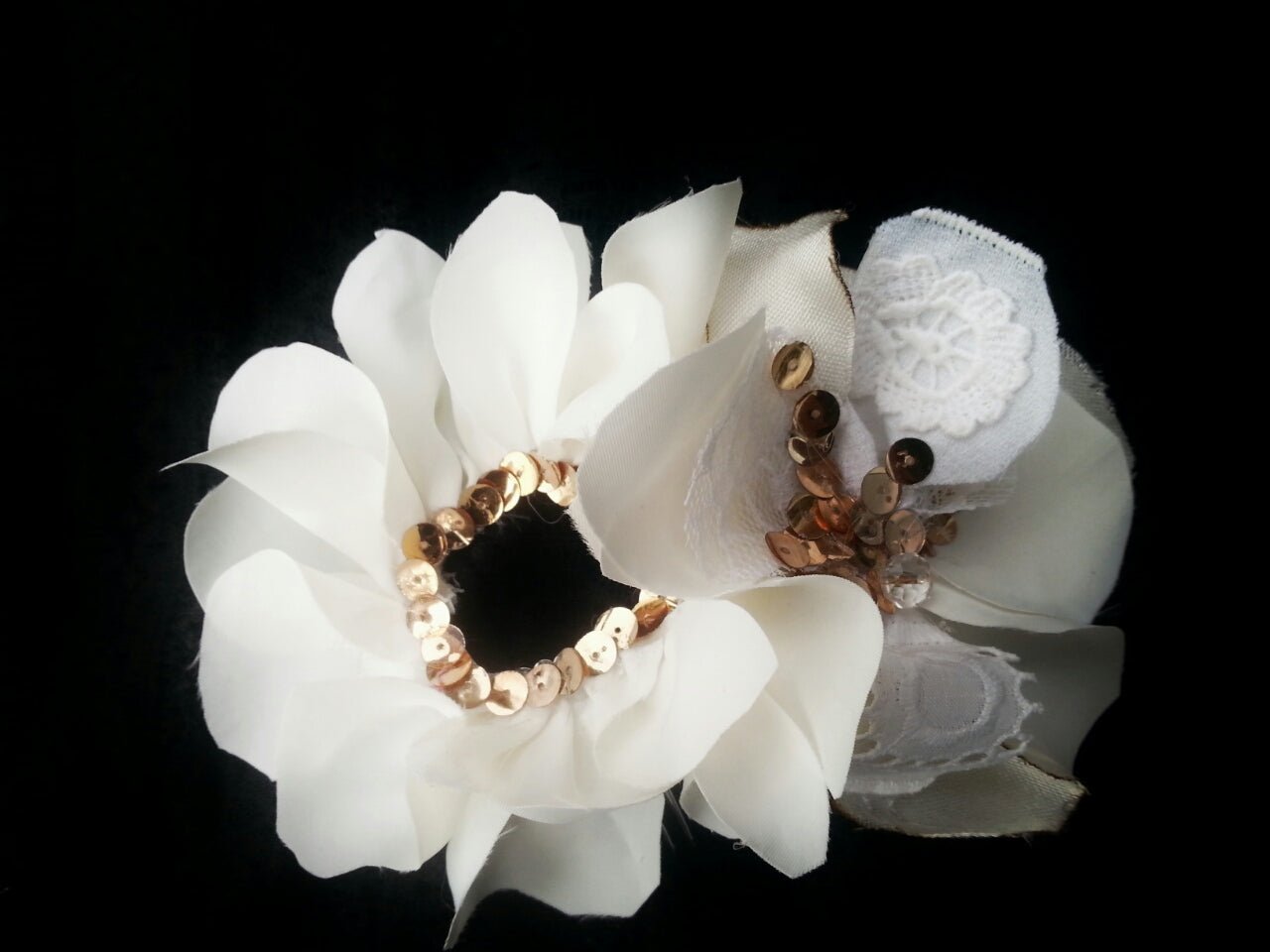Pure white sparkle comb