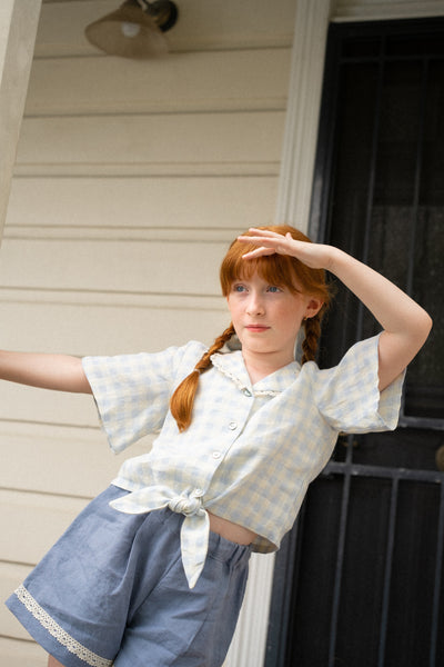 Checkered retro-inspired girl's linen shirt
