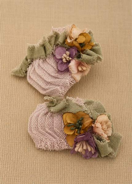 Retro-inspired pins - All shades of pink 1