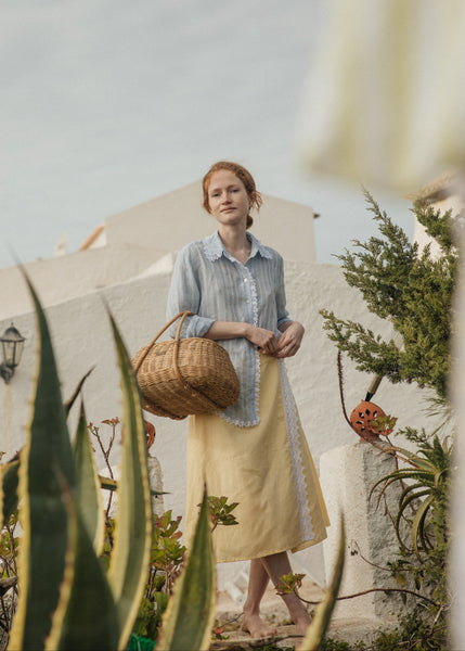 Wrapped linen skirt with lace